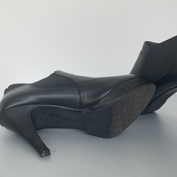 Platform booties with heels in black leather - Picture 5 of 6